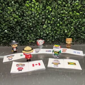 World Explorer Action Figure Set